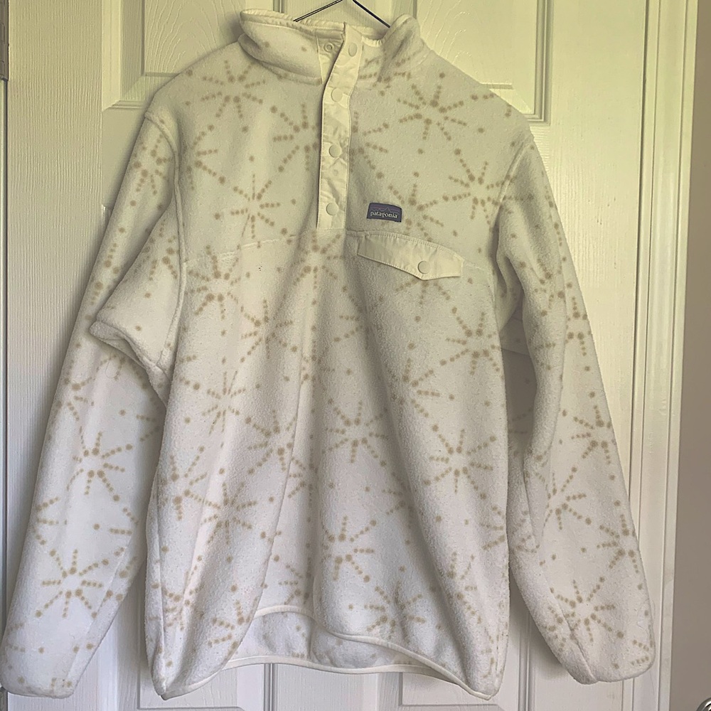 White Fleece Patagonia Pullover
